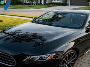 coche-negro-brillante-recien-detallado-reflejando-el-entorno