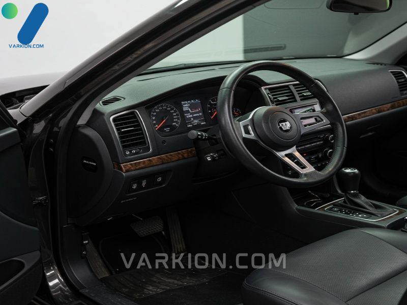 flawless-professionally-restored-car-interior-clean-dashboard-and-door-panels