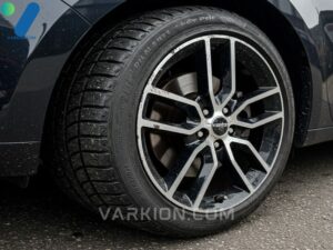 heavily-soiled-car-tire-and-alloy-wheel-showing-the-buildup-of-brake-dust-emphasizing-the-necessity-of-powerful-tire-cleaners