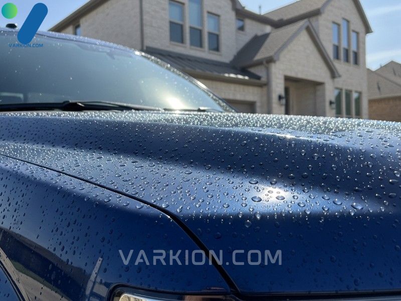 hydrophobic-effect-after-professional-ceramic-coating-application-as-part-of-auto-detailing-fort-worth
