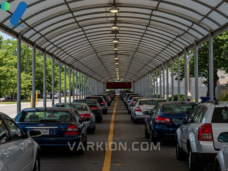 long-lines-at-the-busiest-closest-car-wash-during-a-peak-weekend-period