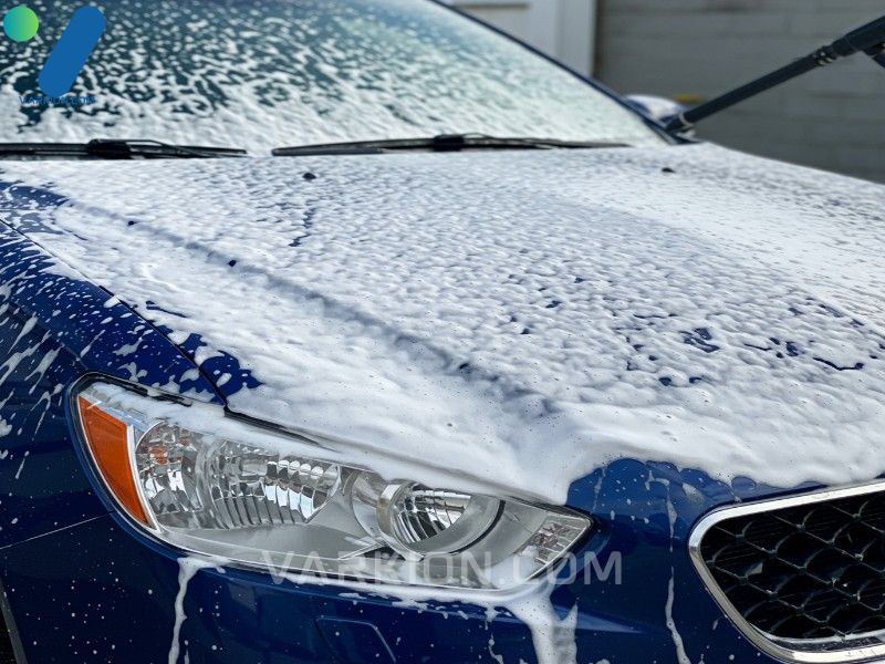 thick-clinging-foam-applied-with-a-pressure-washer-car-wash-soap-demonstrating-high-lubricity