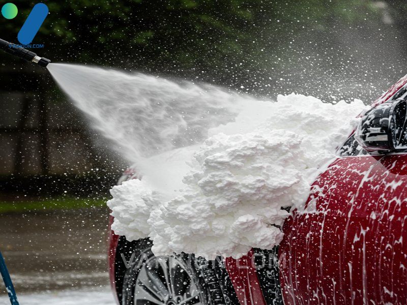 using-a-foam-cannon-with-high-foaming-best-car-wash-soap-to-pre-soak-a-red-suv-maximizing-contact-time-and-lubricity